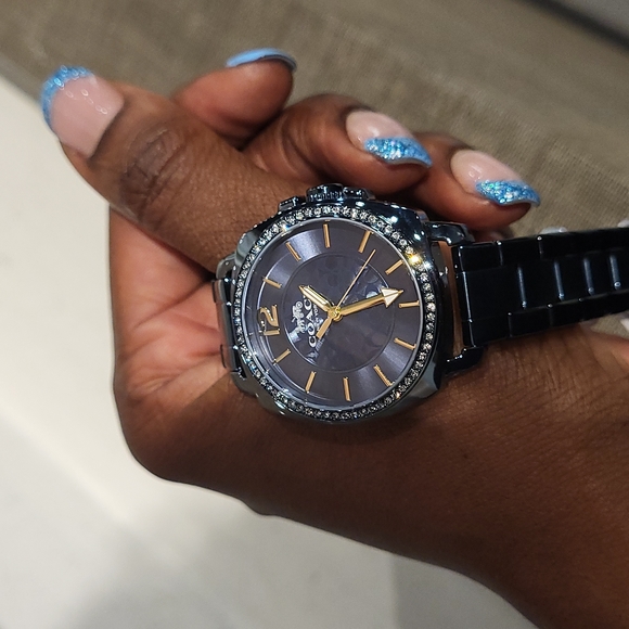 Coach - Picture 3 of 4